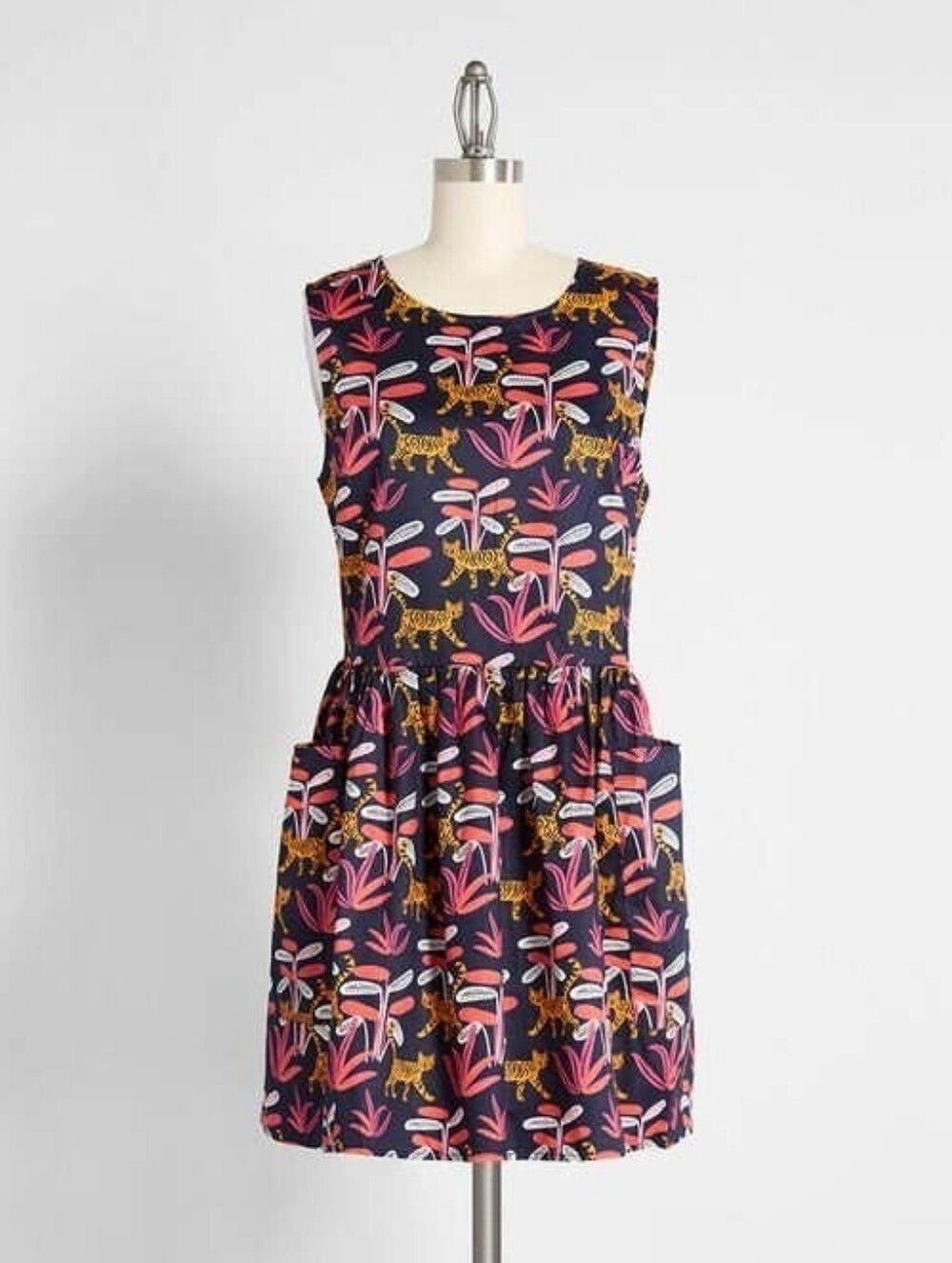 NWT ModCloth Sleeveless Babydoll Jungle Tiger Print Mini Dress Size M - Picture 3 of 10
